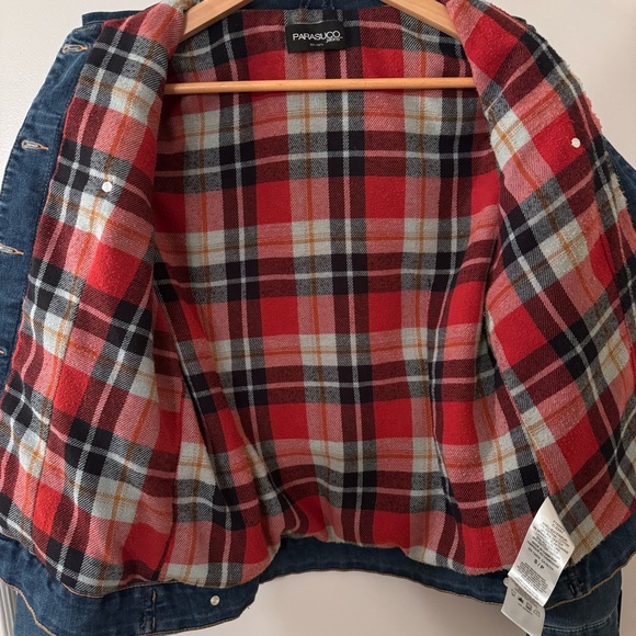 Parasuco small lined jean jacket. - Picture 3 of 6